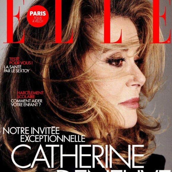 Catherine Deneuve dans le magazine "Elle" du 5 novembre 2021.