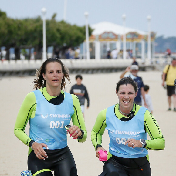 Exclusif - Laure Manaudou - La championne de natation L.Manaudou organise et lance la 1er édition de sa course, la "Swimrun" à Arcachon, France, le 23 juin 2019. Maintenant organisatrice de course avec son amie C.Gauzet, ancienne candidate de l'émission Koh-Lanta. Cette première édition de course et de nage était composée de 12 kilomètres de course dans le sable et 3 kilomètres de nage en mer. © Patrick Bernard/Bestimage