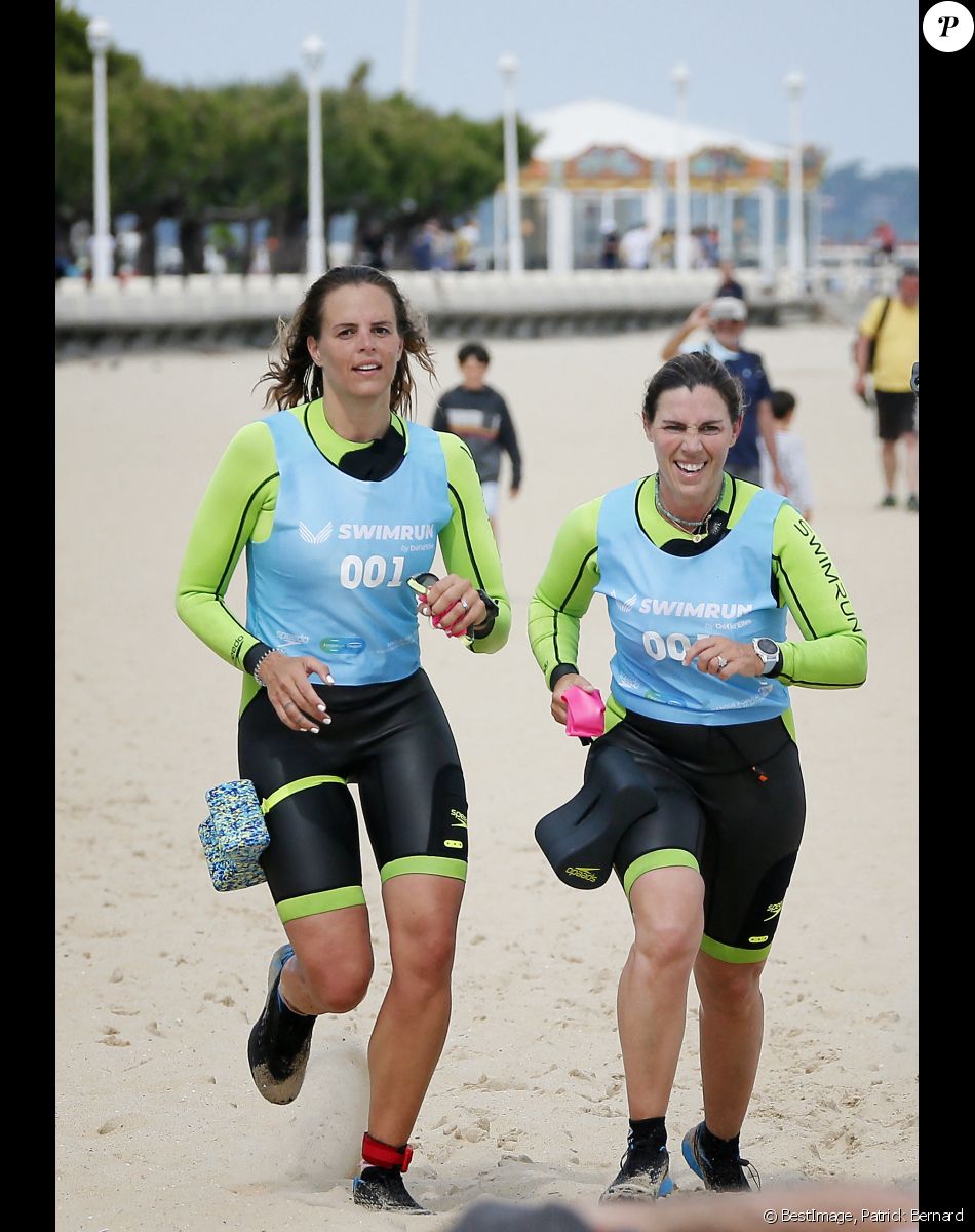 Exclusif - Laure Manaudou - La championne de natation L.Manaudou organise et lance la 1er édition de sa course, la "Swimrun" à Arcachon, France, le 23 juin 2019. Maintenant organisatrice de course avec son amie C.Gauzet, ancienne candidate de l'émission Koh-Lanta. Cette première édition de course et de nage était composée de 12 kilomètres de course dans le sable et 3 kilomètres de nage en mer. © Patrick Bernard/Bestimage