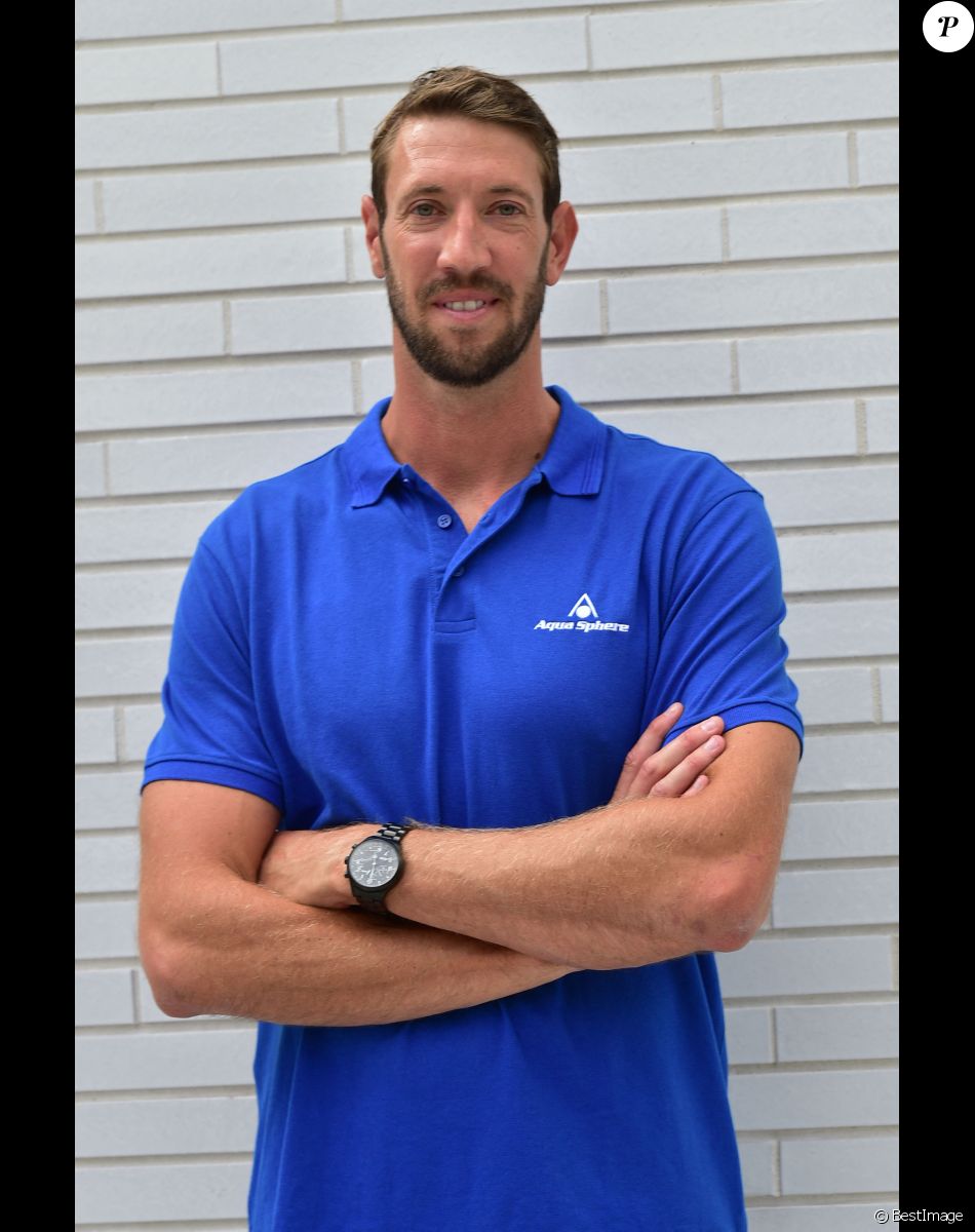 Exclusif - Le nageur Alain Bernard nouveau partenaire de l'équipementier Aqua Sphère a donné un cours de natation et présenté la nouvelle collection Aqua Sphere - Piscine Beaujon, à Paris.