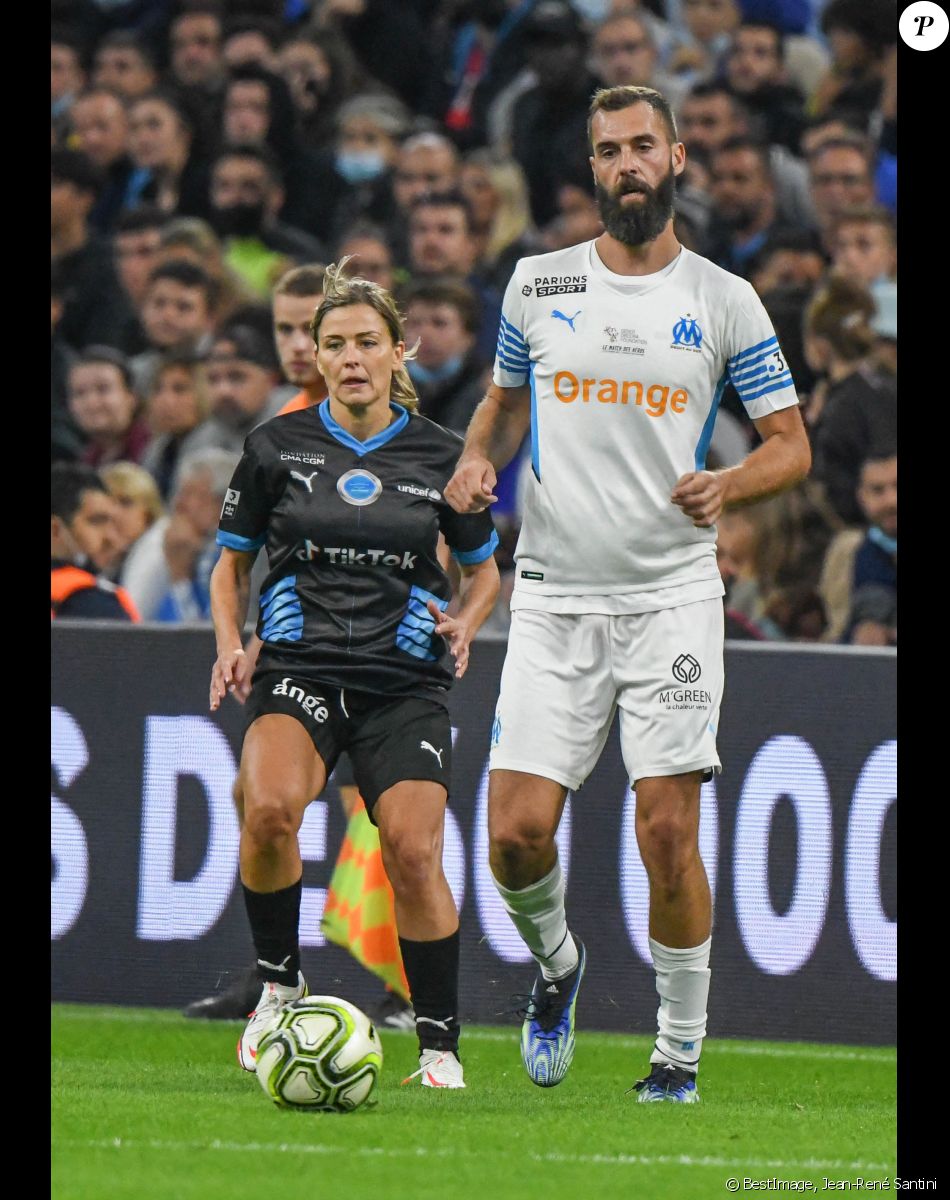 Laure Boulleau, Benoît Paire - Match des héros entre l'équipe OM Legends et l'équipe UNICEF au stade Orange Velodrome à Marseille le 13 octobre 2021. Soutenu par la Fondation D. Drogba, Orange et l'Olympique de Marseille, l'Unicef a organisé cette rencontre afin de financer un projet d'accès à l'éducation en Côte d'Ivoire. La Team OM de légende s'impose 7-4 au stade Vélodrome face à la Team Unicef. © Jean-René Santini/Bestimage