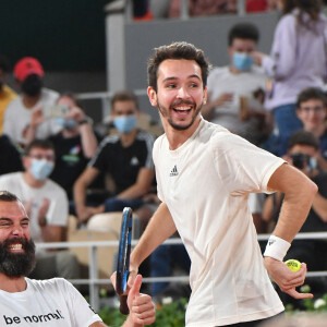 Exclusif - Domingo ( Pierre Alexis Bizot ) et Benoît Paire - Benoît Paire, Gaël Monfils, Domingo (Pierre Alexis Bizot) et Zerator (Adrien Nougaret) deux streamers se rencontrent lors d'un match de tennis à Roland Garros, Paris le 18 septembre 2021. © Veeren/Bestimage