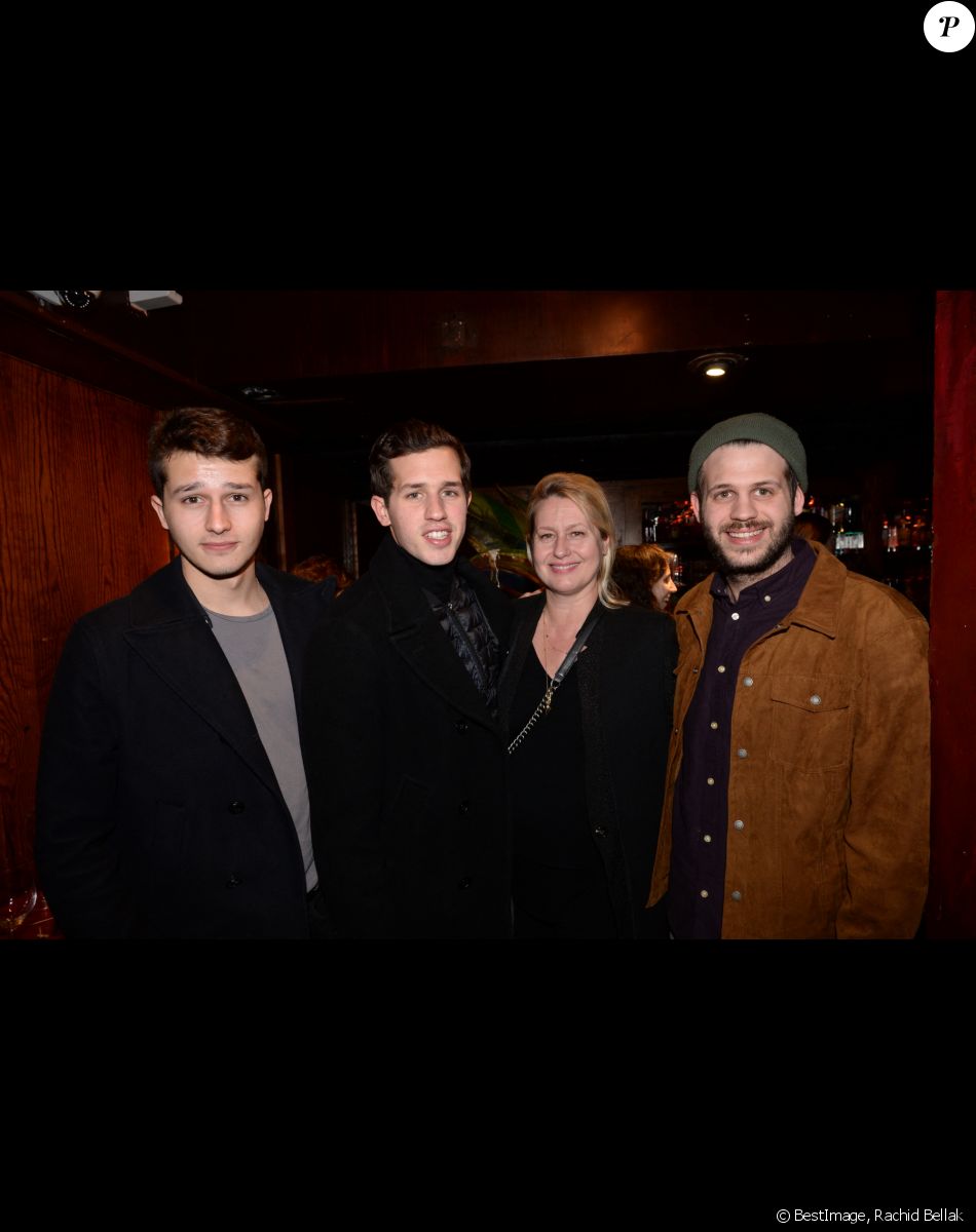 Luana Belmondo avec ses fils Giacomo Belmondo, Victor Belmondo et Alessandro Belmondo à l'after-party du film "Mon Bébé" au Buddha-Bar à Paris, France, le 11 mars 2019. Un évènement organisé par Five Eyes production. © Rachid Bellak/Bestimage