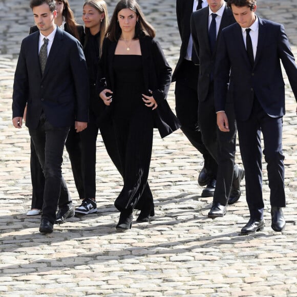 Stella Belmondo, Victor Belmondo, Giacomo Belmondo, Alessandro Belmondo, Annabelle Belmondo et guest lors de la cérémonie d'hommage national à Jean-Paul Belmondo à l'Hôtel des Invalides à Paris, France, le 9 septembre 2021. © Dominique Jacovides/Bestimage 