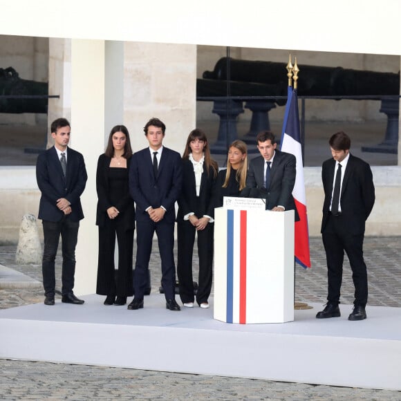 Stella Belmondo, Victor Belmondo, Giacomo Belmondo, Alessandro Belmondo, Annabelle Belmondo et guest lors de la cérémonie d'hommage national à Jean-Paul Belmondo à l'Hôtel des Invalides à Paris, France, le 9 septembre 2021. © Dominique Jacovides/Bestimage 