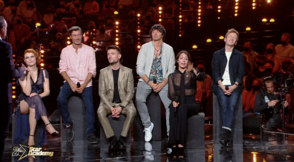 Élodie Frégé, Sofia Essaïdi, Patxi, Romain, Michal et Lukas lors du prime anniversaire de la "Star Academy" - 13 novembre 2021,TF1