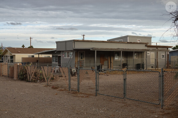 Exclusif - Affaire Alec Baldwin - La maison de l'armurier en chef du plateau de tournage de "Rust", Hannah Gutierrez-Reed à Bullhead City en Arizona le 26 octobre 2021.