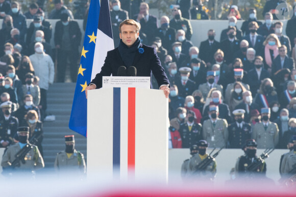 Emmanuel Macron, président de la République française lors d'une cérémonie à l'Arc de Triomphe et sur la Tombe du Soldat inconnu, dans le cadre des commémorations marquant le 103ème anniversaire de l'armistice du 11 novembre à l'Arc de Triomphe à Paris