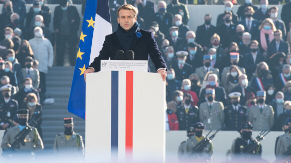 "On n'est pas là pour faire du bruit avec la bouche" : Emmanuel Macron recadre ses ministres