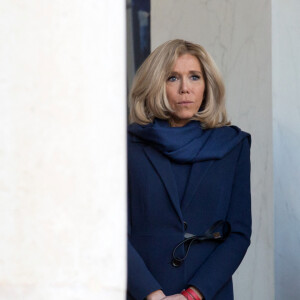 Brigitte Macron - Les participants à la réunion du conseil consultatif pour l'égalité entre les femmes et les hommes sont accueillis par Brigitte Macron au palais de l'Elysée à Paris le 19 février 2019. © Stéphane Lemouton / Bestimage