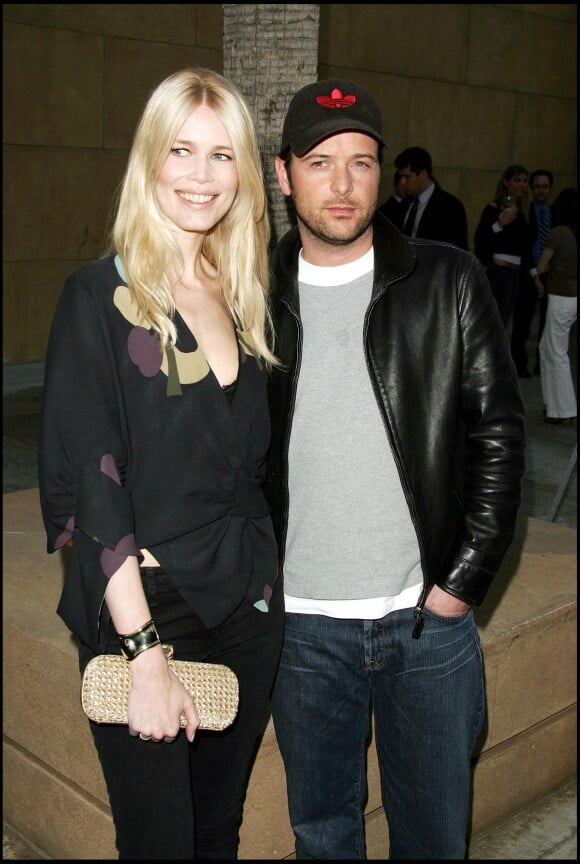 Claudia Schiffer et son mari Matthew Vaughn à la première du film "Layer Cake" à Hollywood en 2005. 