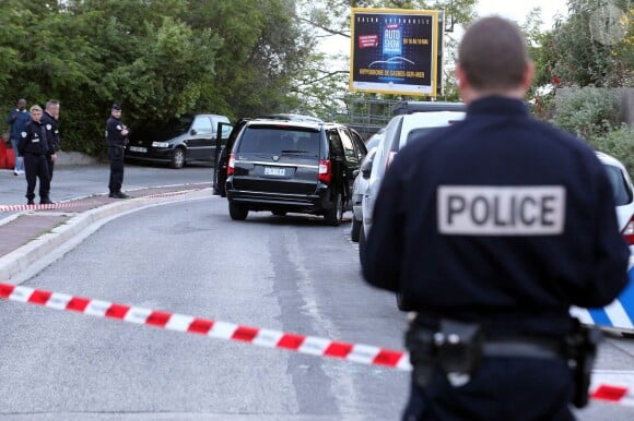 À Nice le 6 mai, les enquêteurs sur les lieux de l'assassinat d'Hélène Pastor.