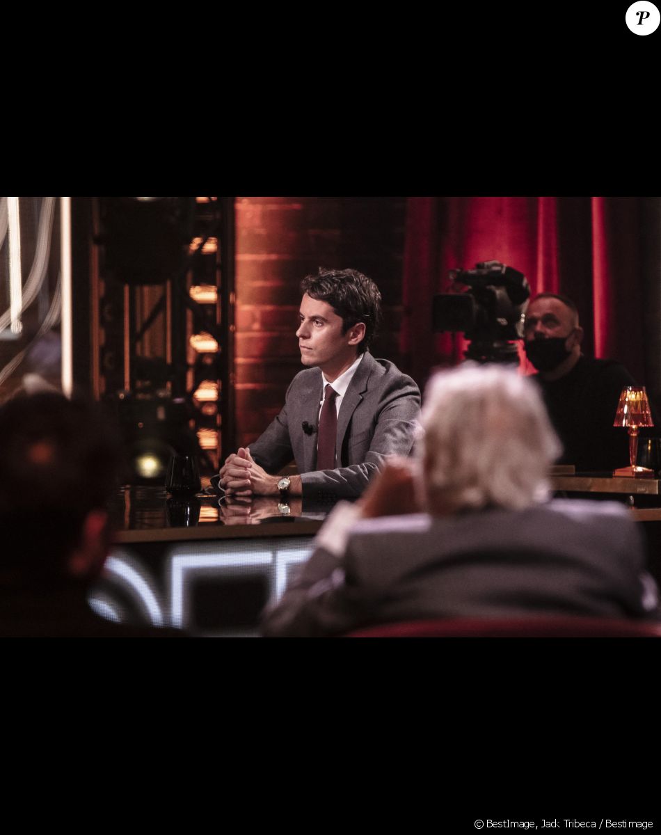 Exclusif - Gabriel Attal (porte parole du gouvernement) - Sur le plateau de l'émission On Est En Direct (OEED) du samedi 13/11/2021, présentée par L.Salamé et L.Ruquier - Paris 13/11/2021 - © Jack Tribeca / Bestimage
