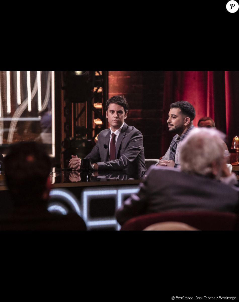 Exclusif - Gabriel Attal (porte parole du gouvernement) - Sur le plateau de l'émission On Est En Direct (OEED) du samedi 13/11/2021, présentée par L.Salamé et L.Ruquier - © Jack Tribeca / Bestimage