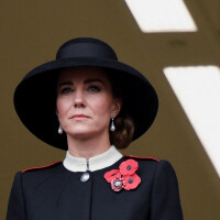 Kate Middleton austère et tendue : elle fait grise mine en l'absence de la reine
