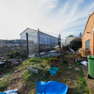 La maison en construction de Delphine Jubillar (Aussaguel) , disparue sans laisser de traces depuis le 16 décembre 2020 à Cagnac les Mines dans le Tarn. Un gendarme et une équipe du service des eaux ont mené des investigations pour chercher des traces dans le réseau raccordé à la maison. Le 7 janvier 2021  © Frédéric Maligne / Bestimage  