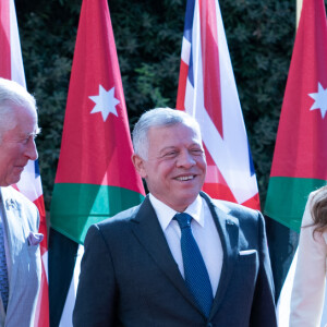 Camilla Parker Bowles, duchesse de Cornouailles, le prince Charles, le roi Abdallah II, la reine Rania et le prince Hussein de Jordanie - Le prince de Galles et sa femme la duchesse de Cornouailles sont reçus au palais Al Husseiniya à Amman par le roi et la reine de Jordanie, à l'occasion de leur visite officielle en Jordanie. Le 16 novembre 2021