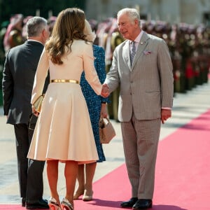 Le prince Charles, Camilla Parker Bowles, duchesse de Cornouailles, la reine Rania de Jordanie - Le prince de Galles et sa femme la duchesse de Cornouailles sont reçus au palais Al Husseiniya à Amman par le roi et la reine de Jordanie, à l'occasion de leur visite officielle en Jordanie. Le 16 novembre 2021