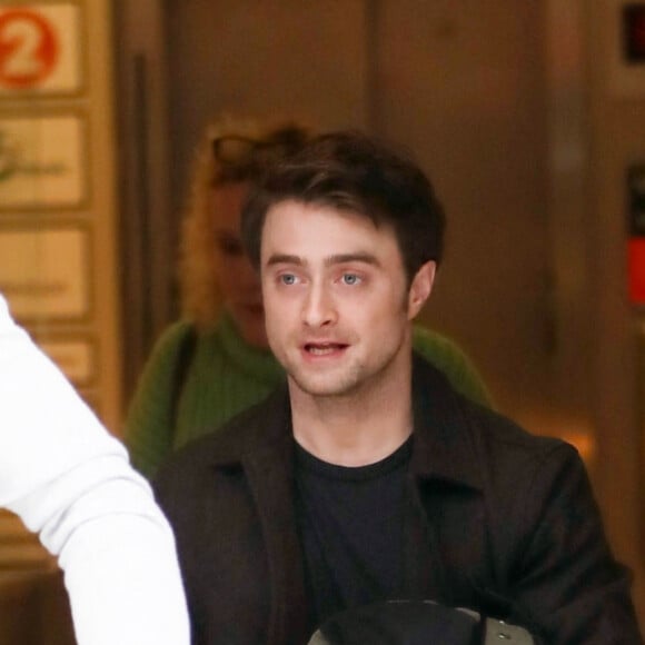 Daniel Radcliffe quitte les studios de la BBC à Londres, le 15 mars 2020.