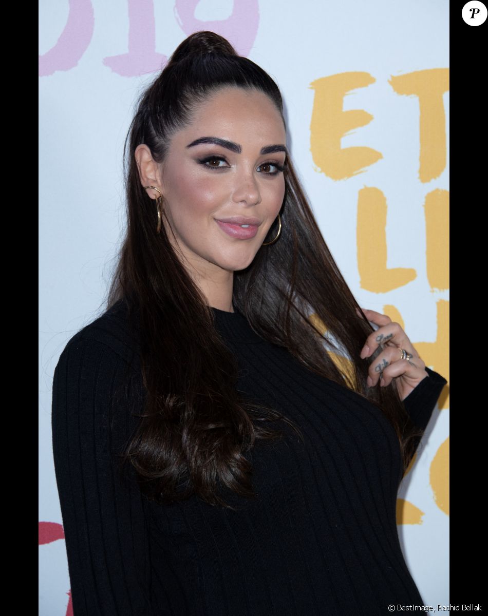 Nabilla Benattia (enceinte) - Photocall - Etam Live Show 2019 au Stade Roland Garros à Paris le 24 septembre 2019. © Rachid Bellak / Bestimage