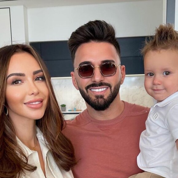 Nabilla, mariée à son amoureux Thomas Vergara et maman d'un adorable petit garçon prénommé Milann.