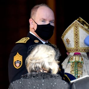 Le prince Albert II de Monaco, La princesse Caroline de Hanovre - Arrivées en la cathédrale de Monaco pour la messe d'action de grace avec Te Deum lors de la la fête nationale de Monaco le 19 novembre 2021. © Bruno Bebert / Dominique Jacovides / Bestimage