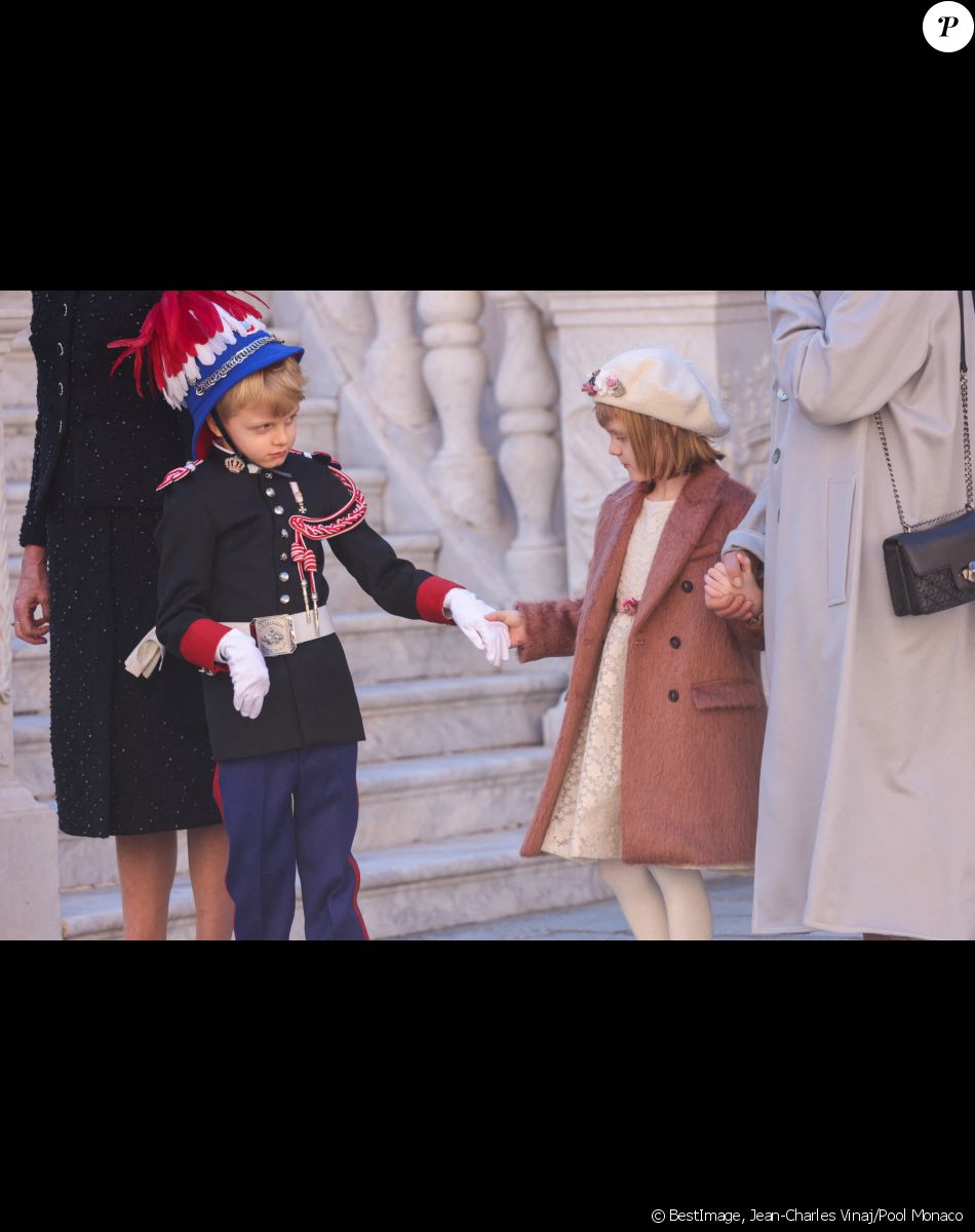 Le prince héréditaire Jacques de Monaco et sa soeur la princesse Gabriella de Monaco - La famille princière de Monaco lors de le prise d'Armes, remise d'insignes et défilé militaire sur la place du Palais lors de la fête nationale de Monaco. © Jean-Charles Vinaj/Pool Monaco/Bestimage