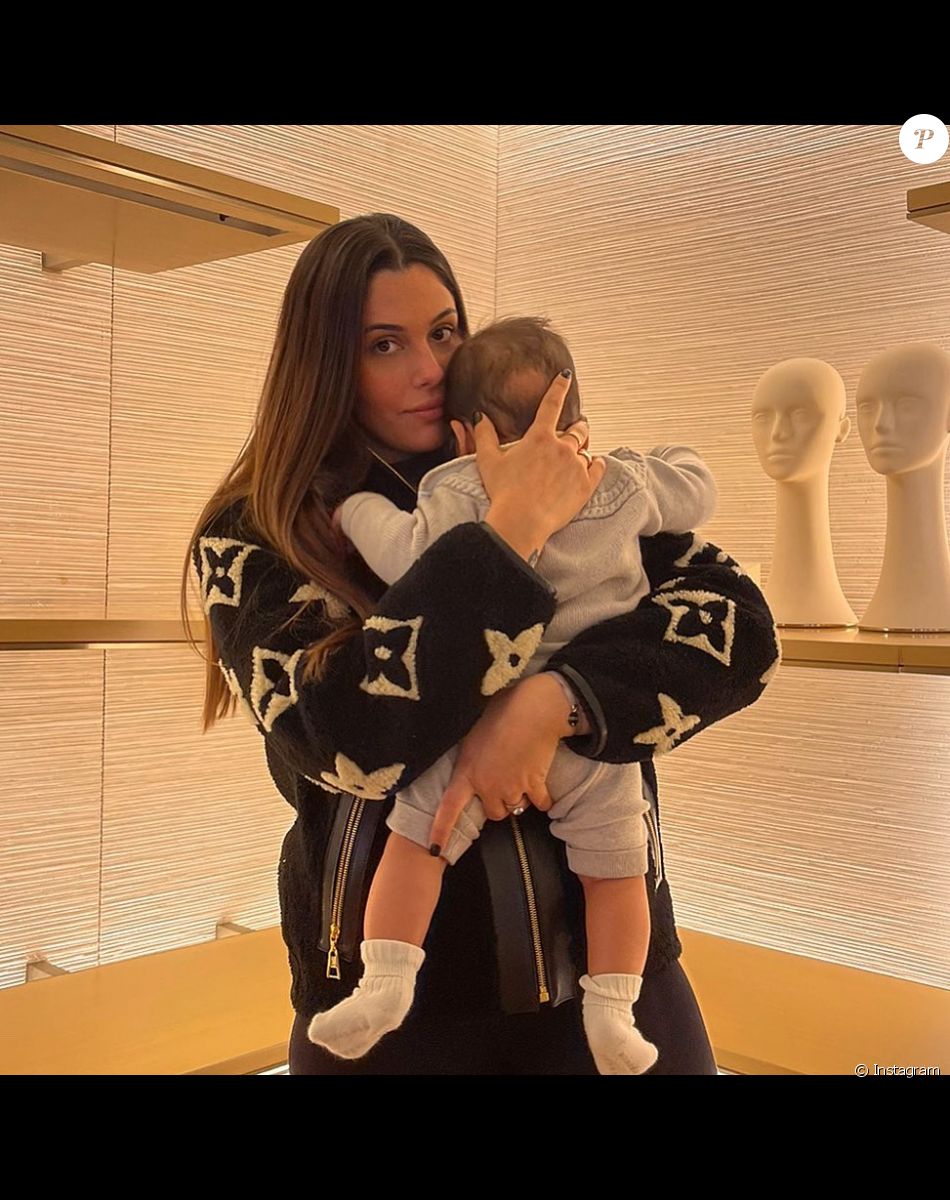 Coralie Porrovechio, ex-candidate de télé-réalité vue dans "Secret Story", est désormais heureuse avec son compagnon Boubacar Kamara qui est également le père de son fils Leeroy et de leur futur bébé.