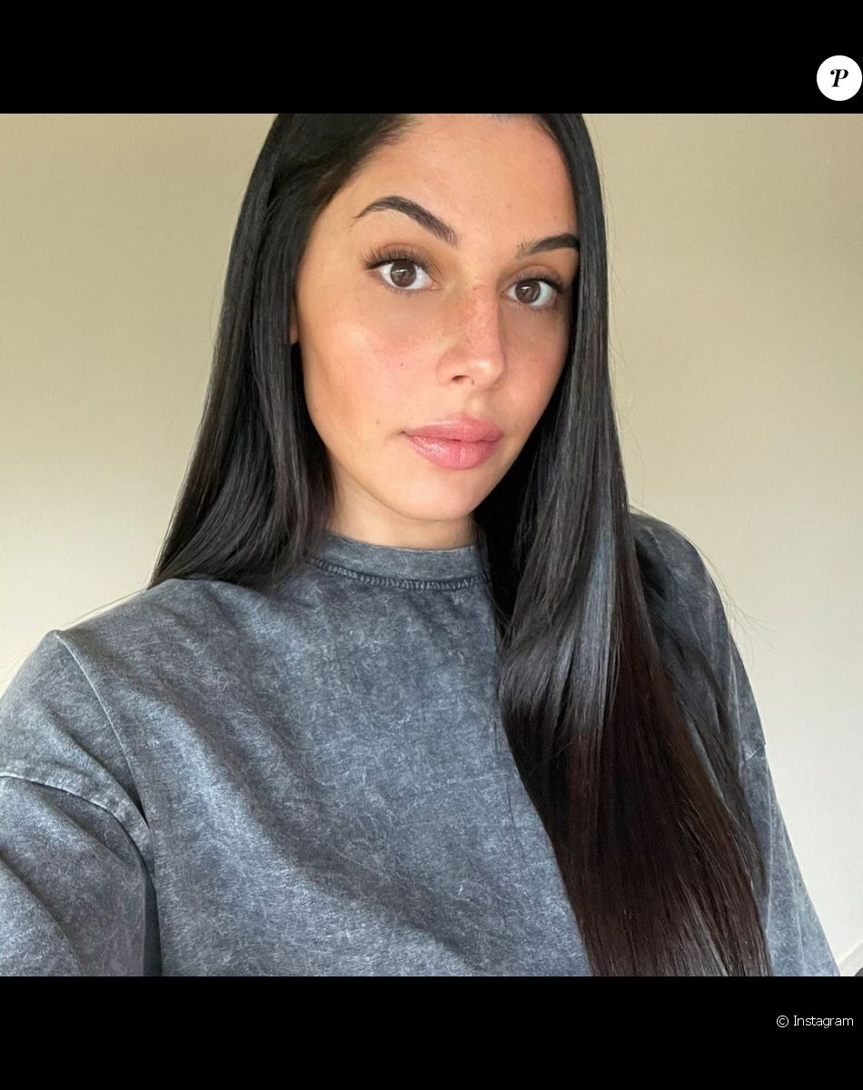 Coralie Porrovechio, ex-candidate de télé-réalité vue dans "Secret Story", est désormais heureuse avec son compagnon Boubacar Kamara qui est également le père de son fils Leeroy et de leur futur bébé.