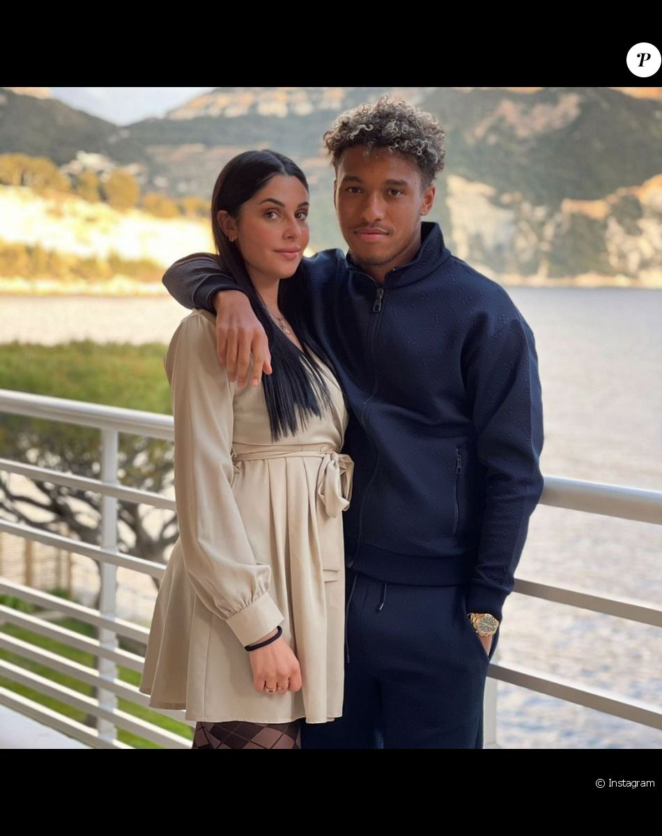 Coralie Porrovechio, ex-candidate de télé-réalité vue dans "Secret Story", est désormais heureuse avec son compagnon Boubacar Kamara qui est également le père de son fils Leeroy et de leur futur bébé.