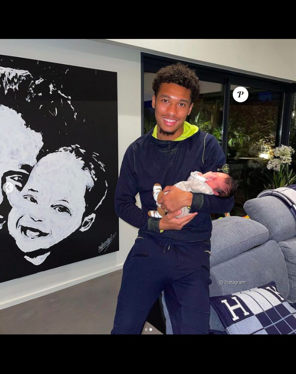 Coralie Porrovecchio est maman pour la deuxième fois. Son bébé Kingsley Kamara est é le 10 janvier 2022.