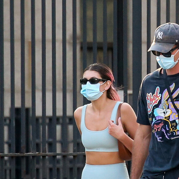 Exclusif - Kaia Gerber et son nouveau compagnon Jacob Eldori à la sortie de leur cours de gym à New York pendant l'épidémie de coronavirus (Covid-19).