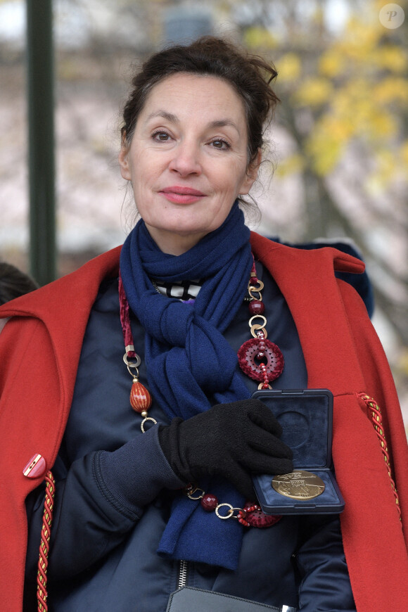 Pio Marmaï (pour l'Institut Curie), Jeanne Balibar (pour Solidarité Femmes) intronisés chanceliers de Beaune, le 21 novembre 2021.