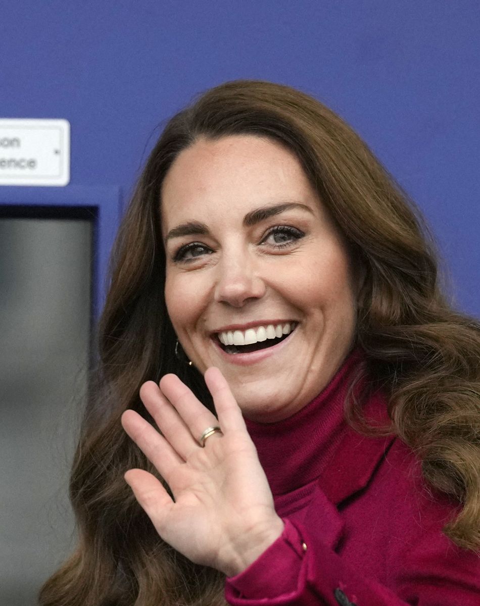 Catherine (Kate) Middleton, duchesse de Cambridge, visite l'école Nower Hill High dans la banlieue de Pinner à Londres, Royaume Uni, le 24 novembre 2021, pour participer à une leçon de sciences sur les neurosciences et l'importance du développement de la petite enfance.