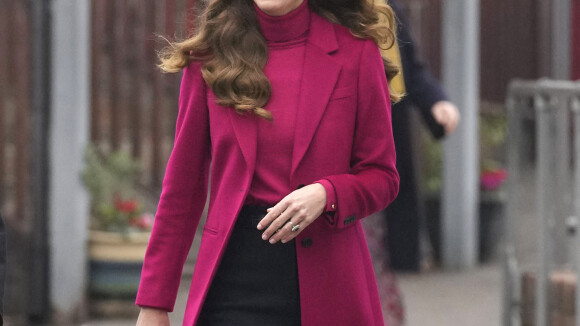 Kate Middleton imperturbable : brushing au vent et look bonbon, elle fait bonne figure en pleine tempête