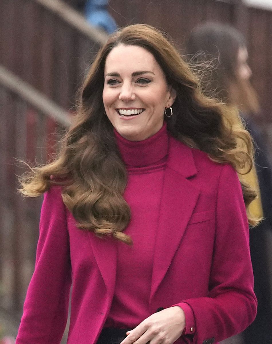 Catherine (Kate) Middleton, duchesse de Cambridge, visite l'école Nower Hill High dans la banlieue de Pinner à Londres, pour participer à une leçon de sciences sur les neurosciences et l'importance du développement de la petite enfance.