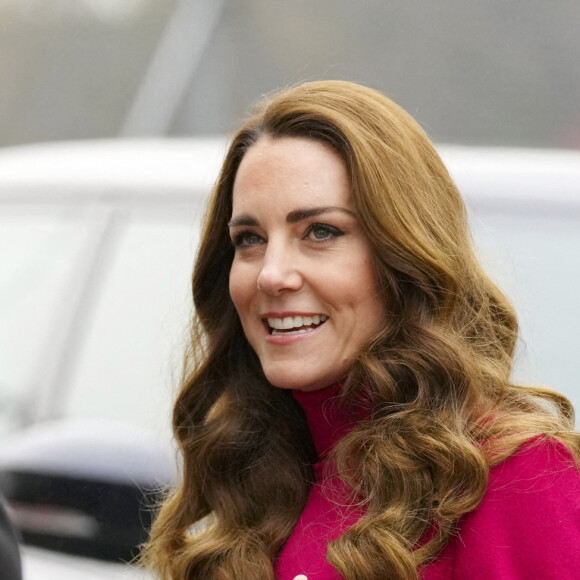 Catherine (Kate) Middleton, duchesse de Cambridge, visite l'école Nower Hill High dans la banlieue de Pinner à Londres, Royaume Uni, le 24 novembre 2021, pour participer à une leçon de sciences sur les neurosciences et l'importance du développement de la petite enfance.