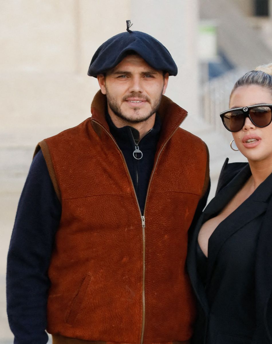 Mauro Icardi et sa femme Wanda Nara arrivent au défilé de mode Louis Vuitton lors de la Fashion Week printemps/été 2022 à Paris, FRance, le 5 octobre 2021. © Veeren Ramsamy-Christophe Clovis/Bestimage