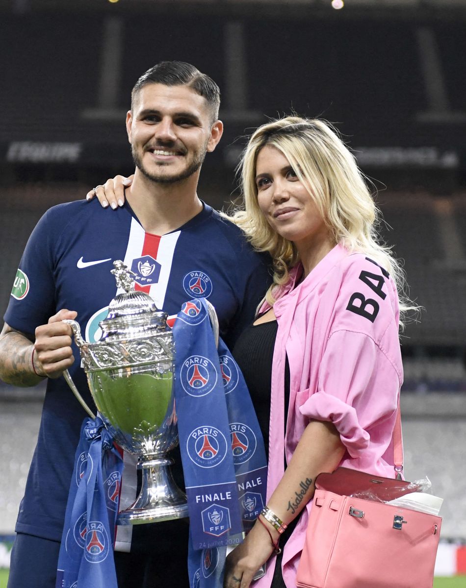 Mauro Icardi et Wanda Nara - Le Paris Saint Germain remporte la Coupe de France face à l'AS Saint Etienne au Stade de France à Saint-Denis. © Federico Pestellini/Panoramic/Bestimage