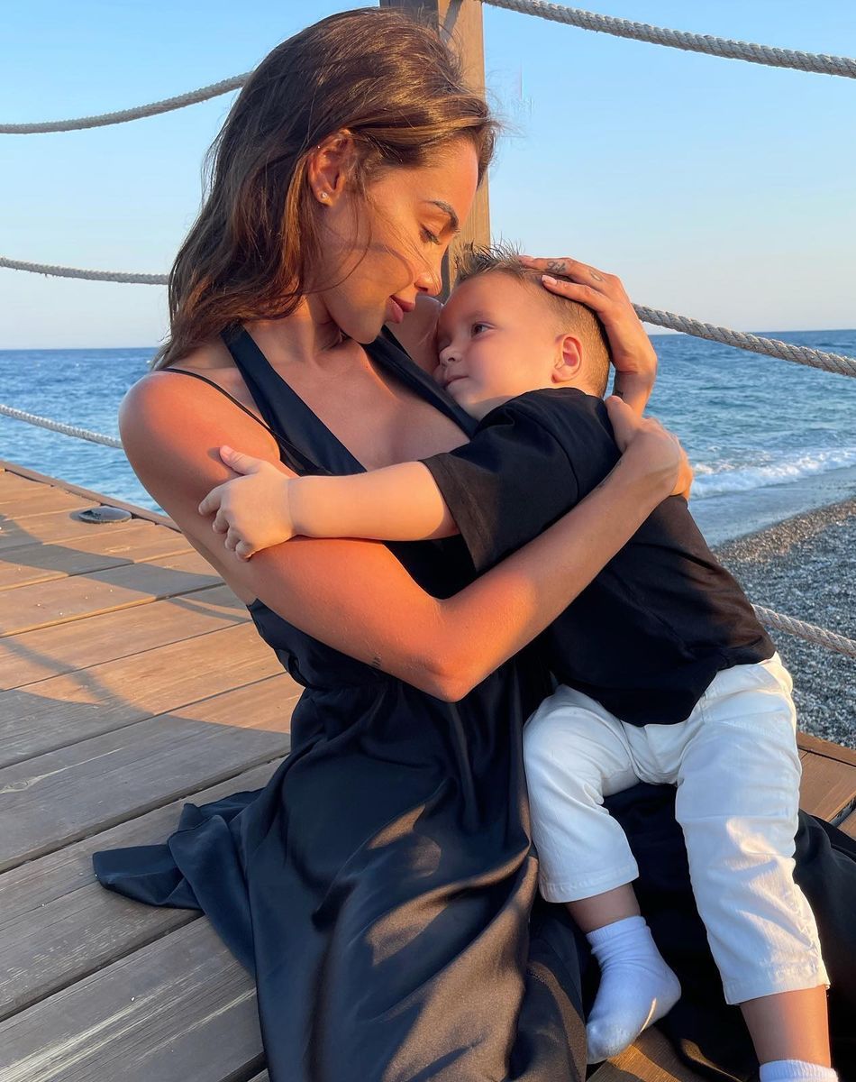 Nabilla et son fils Milann sur Instagram.