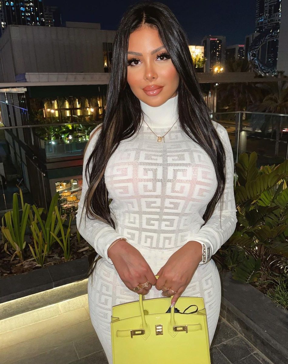 Maeva Ghennam installée à Dubaï
