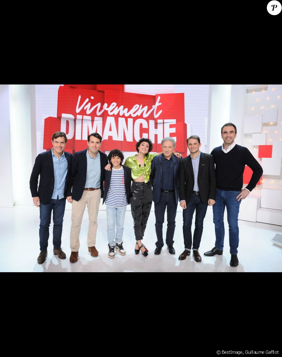 Exclusif - Barbara Pravi, Enzo, Michel Drucker et le Quatuor Modigliani - Enregistrement de l'émission "Vivement Dimanche prochain" au studio Gabriel, présentée par M. Drucker le 18 novembre 2021 pour une diffusion sur France 2 le 28/11/2021. © Guillaume Gaffiot/Bestimage
