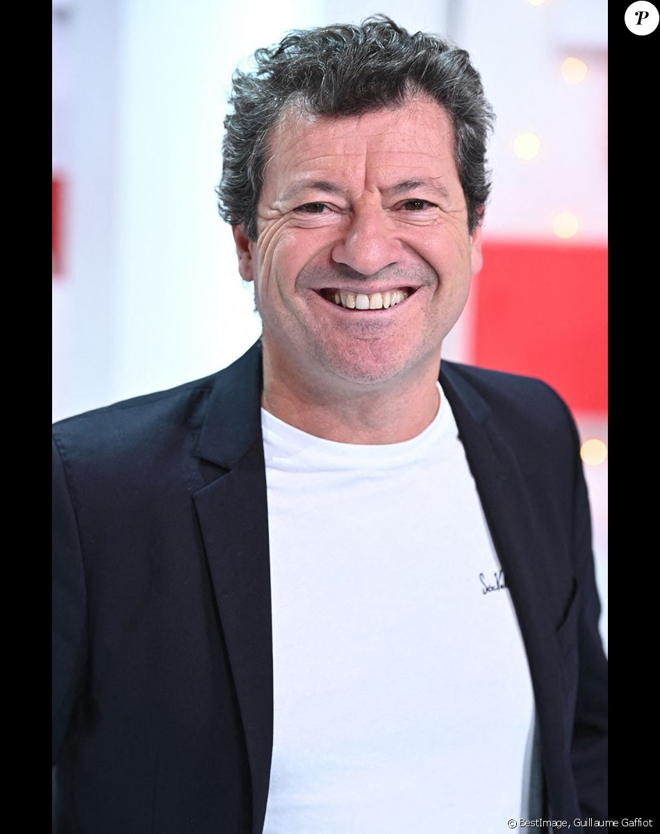 Exclusif - Francis Ginibre (Les Chevaliers du fiel) - - Enregistrement de l'émission "Vivement Dimanche prochain" au studio Gabriel, présentée par M. Drucker le 18 novembre 2021 pour une diffusion sur France 2 le 28/11/2021. © Guillaume Gaffiot/Bestimage