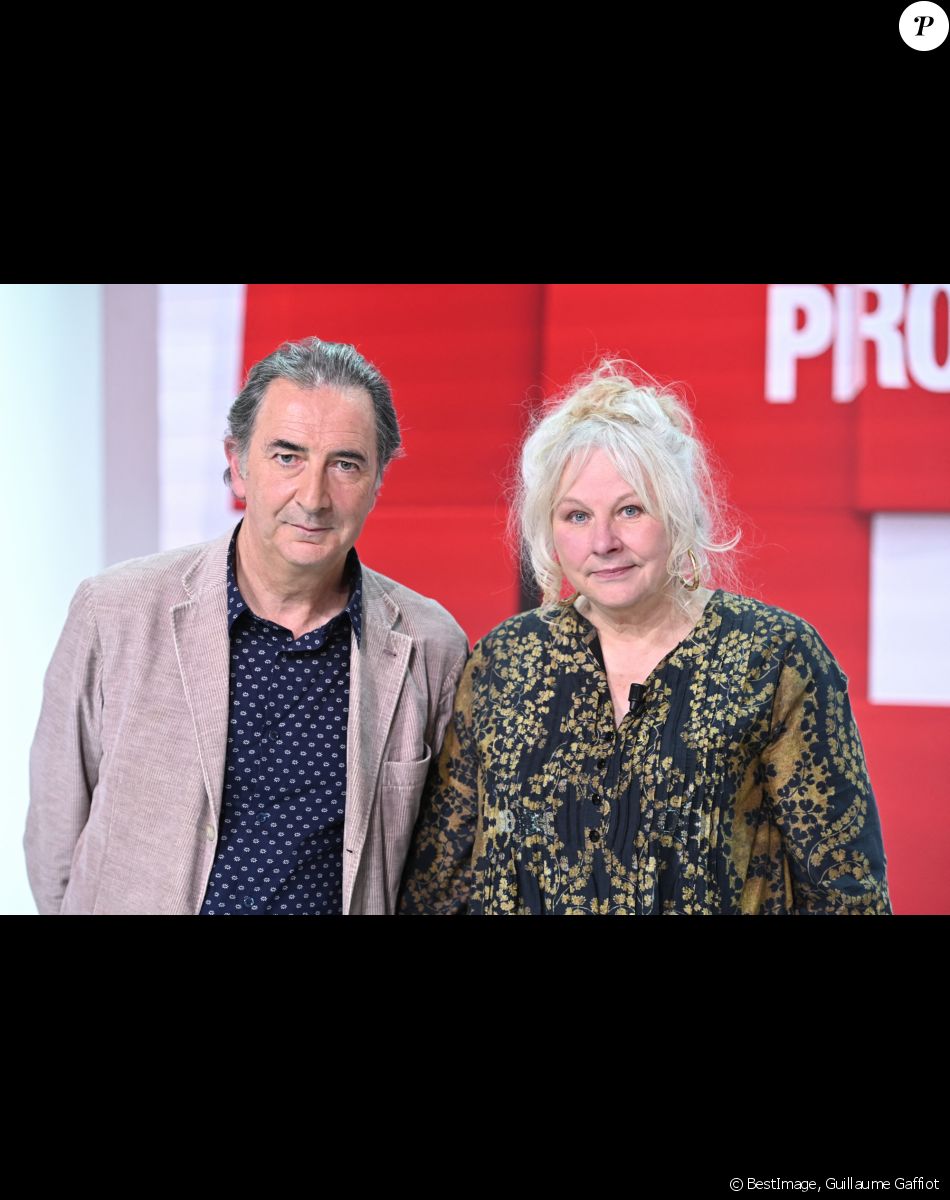 Exclusif - François Morel et Yolande Moreau - - Enregistrement de l'émission "Vivement Dimanche prochain" au studio Gabriel, présentée par M. Drucker le 18 novembre 2021 pour une diffusion sur France 2 le 28/11/2021. © Guillaume Gaffiot/Bestimage