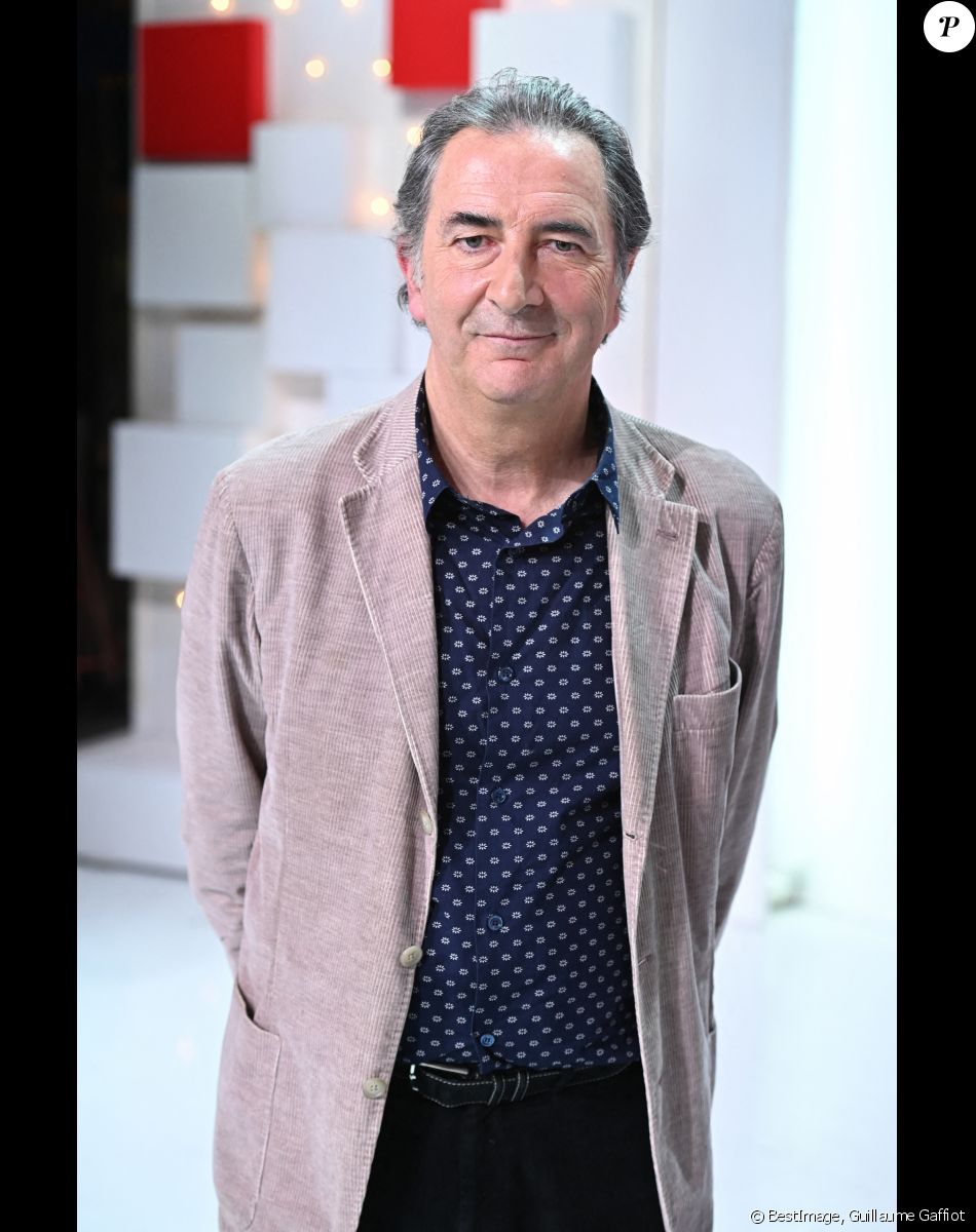 Exclusif - François Morel - - Enregistrement de l'émission "Vivement Dimanche prochain" au studio Gabriel, présentée par M. Drucker le 18 novembre 2021 pour une diffusion sur France 2 le 28/11/2021. © Guillaume Gaffiot/Bestimage