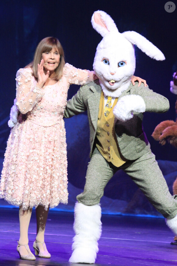 Exclusif - Chantal Goya sur la scène du Palais des Congrès dans son spectacle "Le soulier qui vole" à Paris, le 6 octobre 2019. © Philippe Baldini/Bestimage