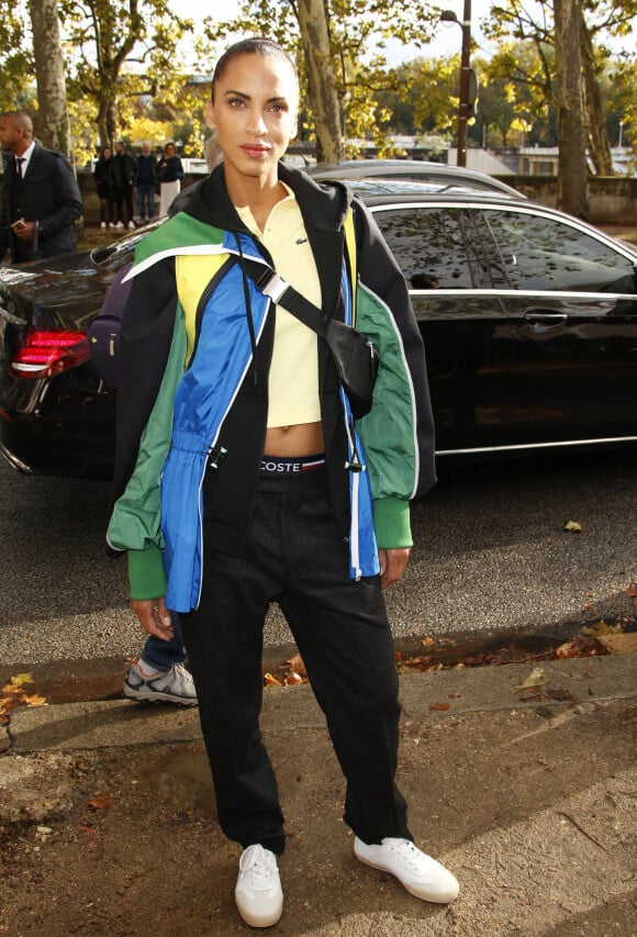 Noémie Lenoir - Arrivée des people au défilé Lacoste collection Printemps-Eté 2022 lors de la fashion week à Paris, le 5 octobre 2021. © Christophe Aubert via Bestimage