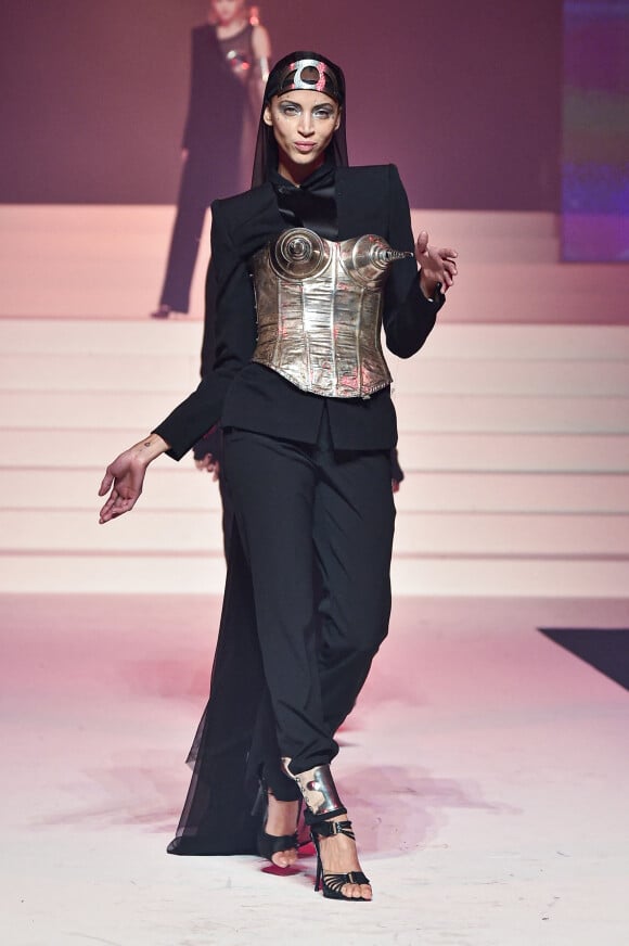 Noémie Lenoir - Défilé de mode Haute-Couture printemps-été 2020 "Jean Paul Gaultier" à Paris. Le 22 janvier 2020