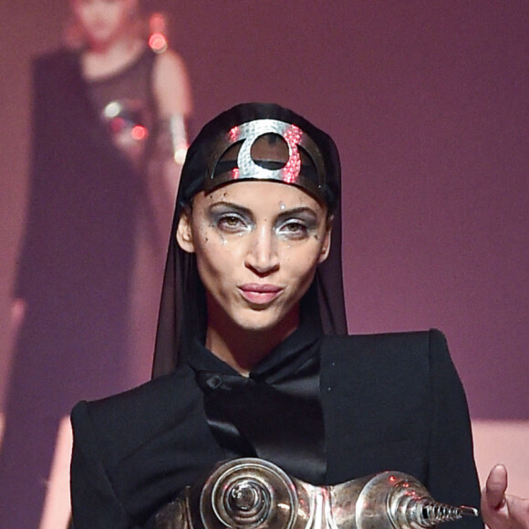 Noémie Lenoir - Défilé de mode Haute-Couture printemps-été 2020 "Jean Paul Gaultier" à Paris. Le 22 janvier 2020