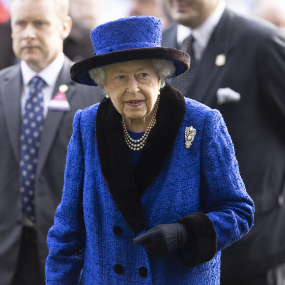 La reine Elisabeth II d'Angleterre lors des Champions Day à Ascot. Le 16 octobre 2021